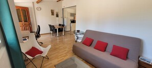 Smart TV, DVD player, books