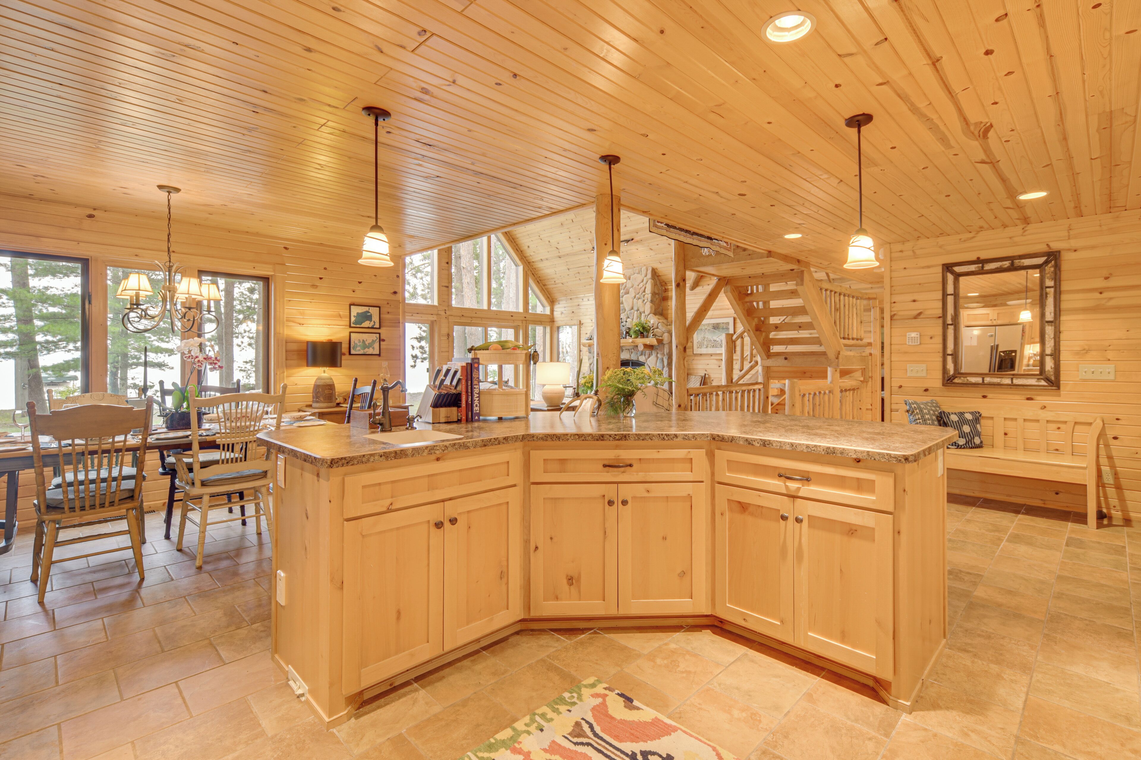 المنشأة من الداخل