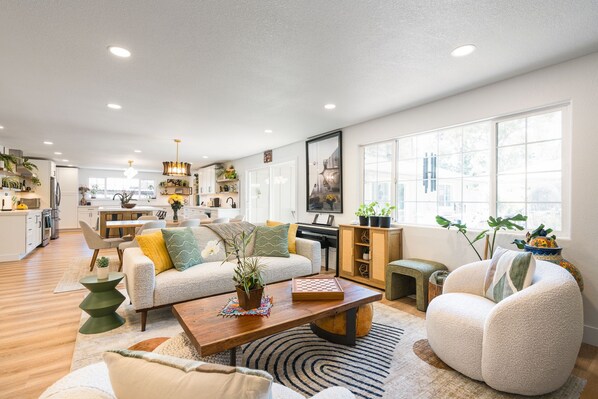 Smart-TV, Bücher, Drucker