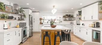Modern Comfort Spacious Family Retreat with Gym