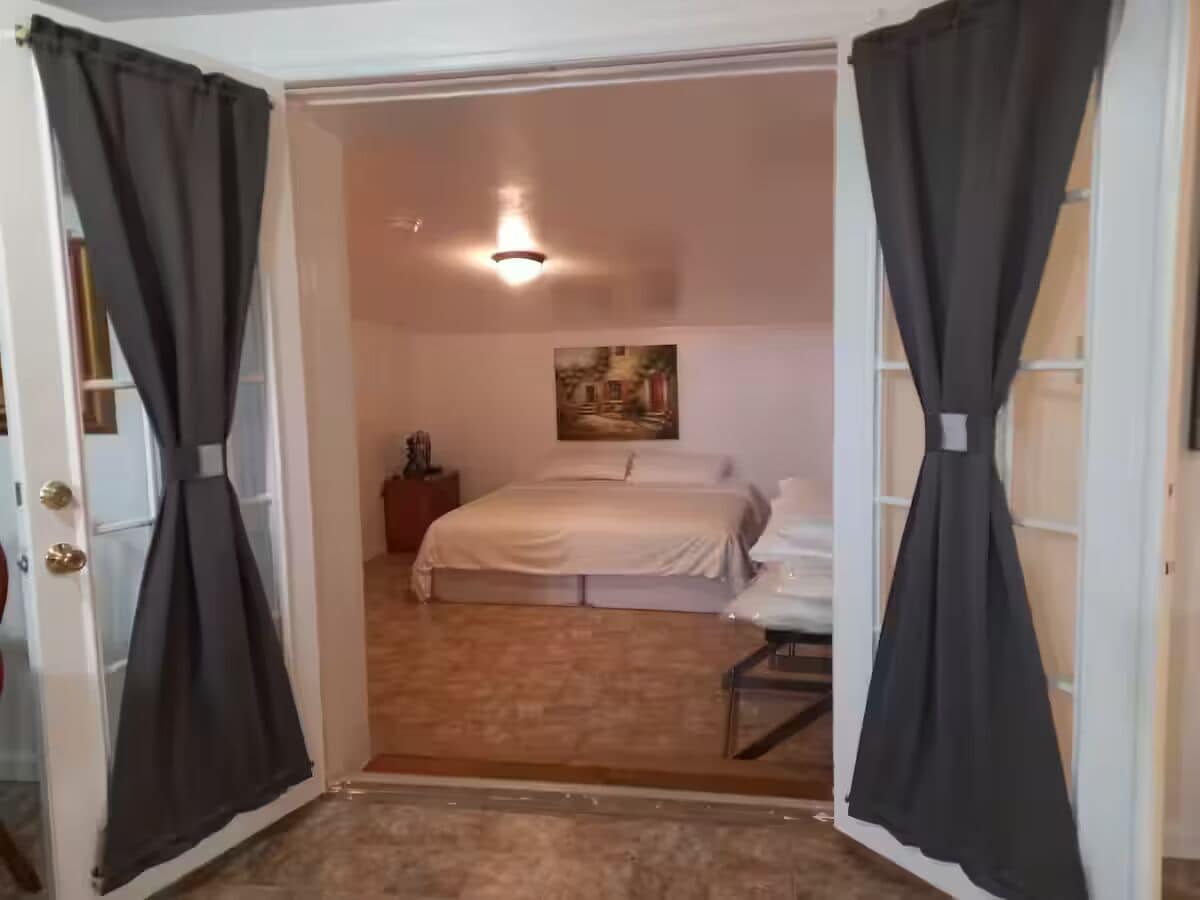 4 slaapkamers, een strijkplank/strijkijzer, wifi, beddengoed