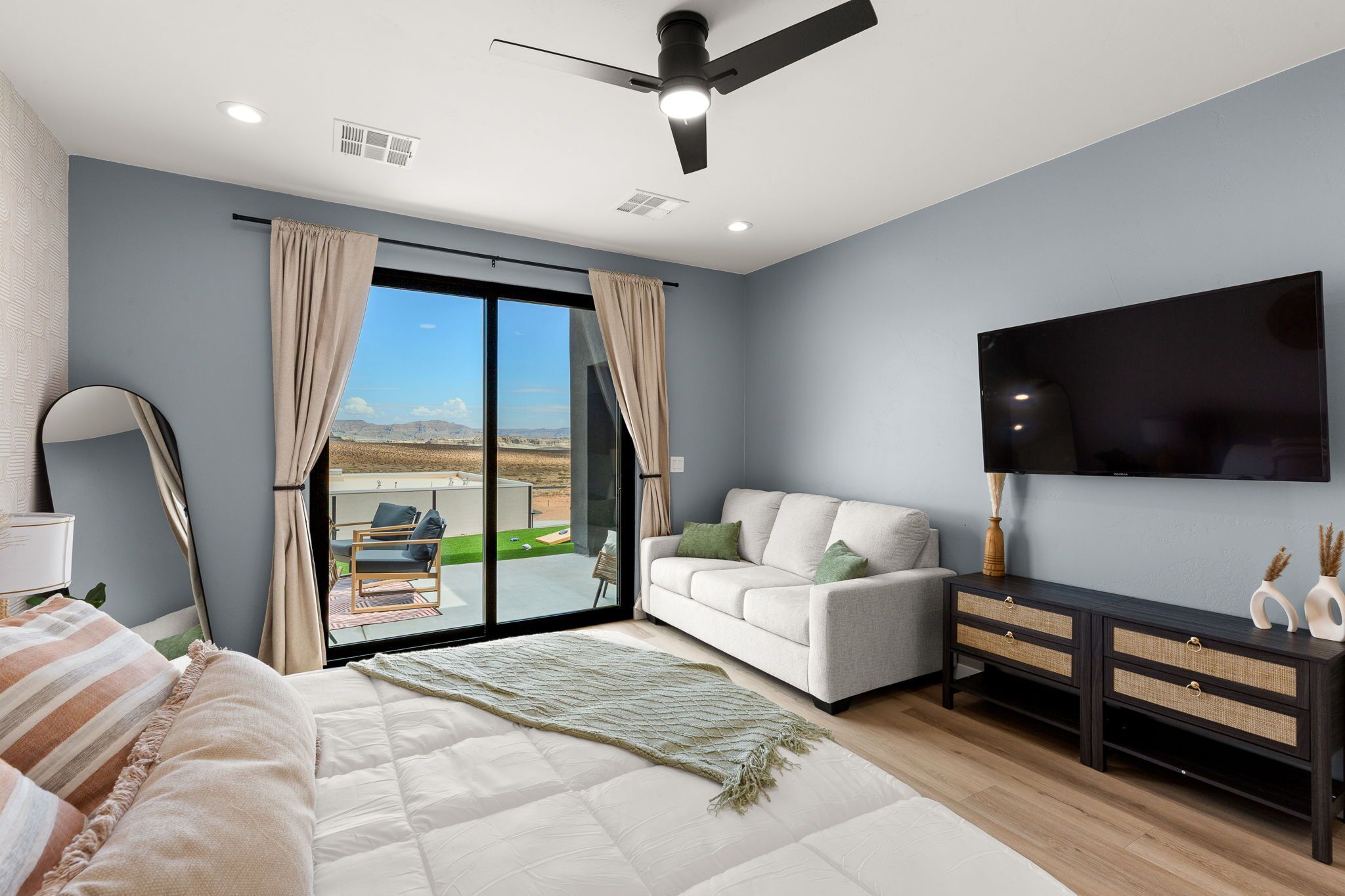 4 Schlafzimmer, Bügeleisen/Bügelbrett, Reisekinderbett, WLAN