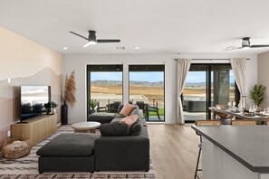 Televisor i taula de tennis de taula 