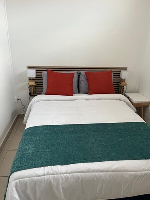 Iron/ironing board, free WiFi