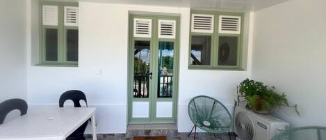 Classic-huoneisto, merinäköala | Terassi/patio