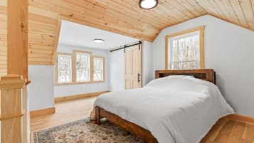 3 bedrooms, internet, bed sheets