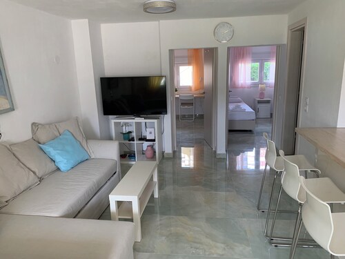 Modern family-sized condo near the beach