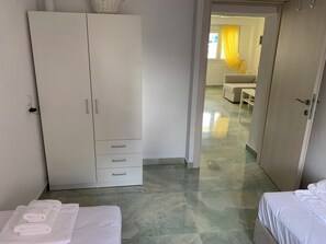 2 bedrooms, WiFi, bed sheets