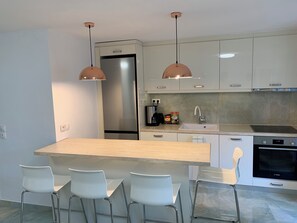 Oven, stovetop