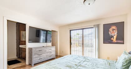 Gated home w/ backyard retreat