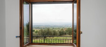 Panoramic balcony and breathtaking views, a stone's throw from Lake Bolsena