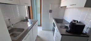Oven, dishwasher
