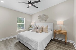 3 chambres, fer et planche à repasser, accès à Internet, literie fournie