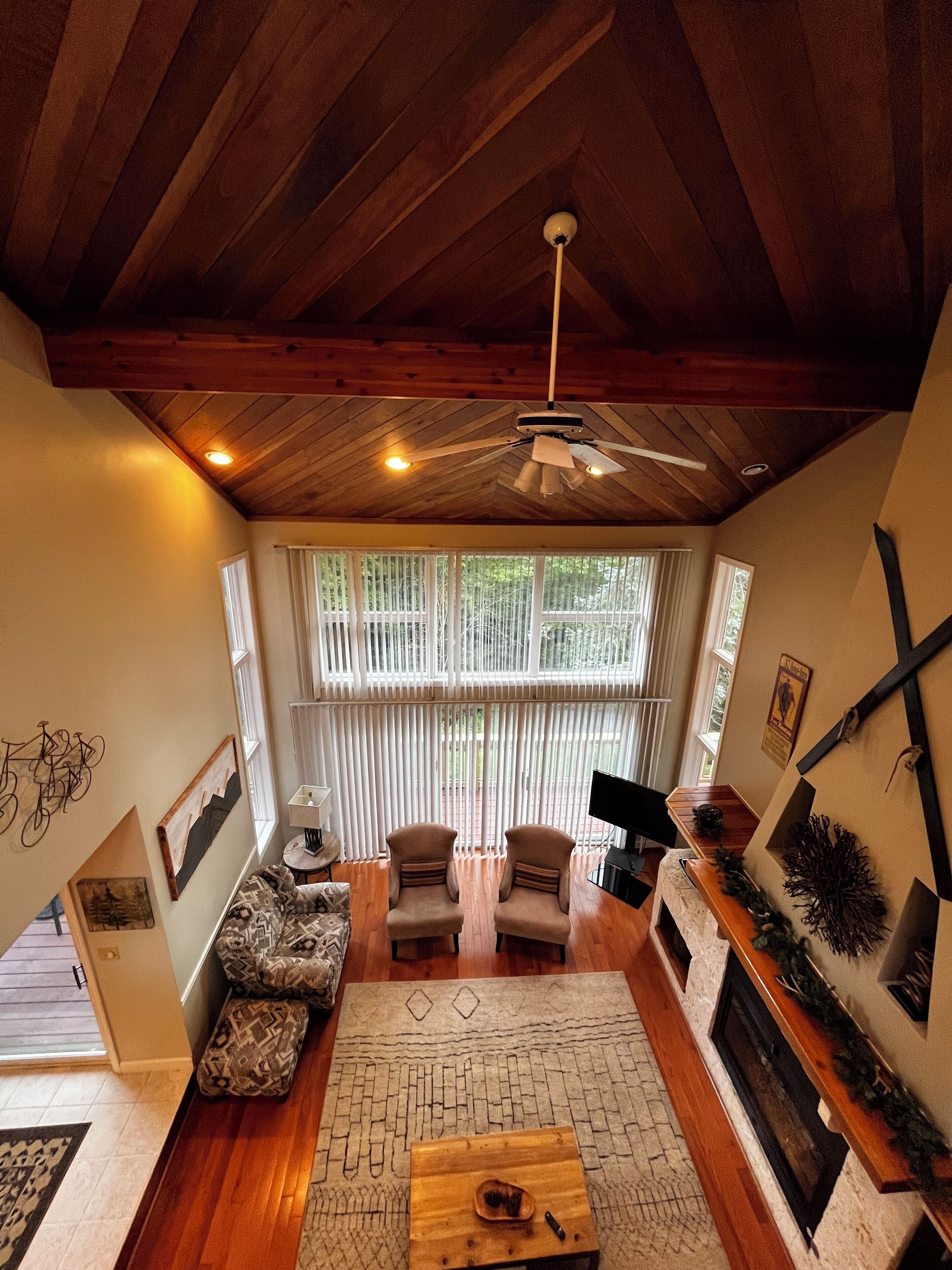 Smart TV, fireplace, table football