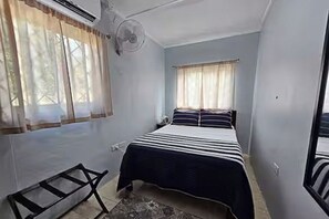 2 Schlafzimmer, Schreibtisch, Bügeleisen/Bügelbrett, kostenloses WLAN