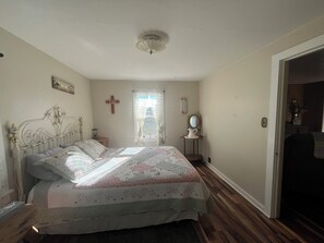 2 slaapkamers, een strijkplank/strijkijzer, wifi, beddengoed