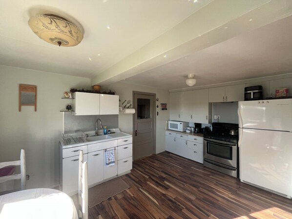 Microwave, oven, stovetop