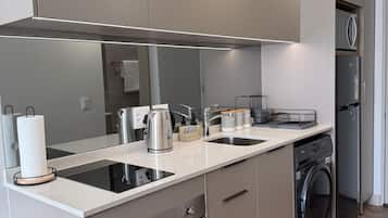 Comfort Studio, City View | Private kitchen