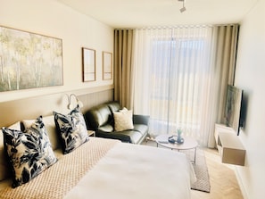 Comfort Studio, City View | Iron/ironing board, free WiFi - Four11 at One Rosebank (Johannesburg)