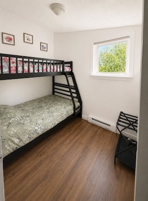 2 Schlafzimmer, Schreibtisch, kostenloses WLAN, Bettwäsche