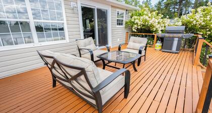 Waterfront Retreat Near Parlee• Kayaks & ATV Trail