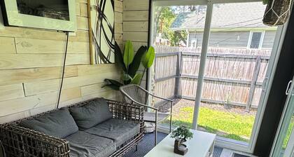 Cozy 3BR House with Private Backyard and Easy Access to Uptown Charlotte