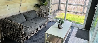 Cozy 3BR House with Private Backyard and Easy Access to Uptown Charlotte