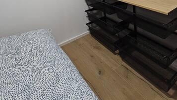 1 chambre, chambres insonorisées, Wi-Fi, draps fournis