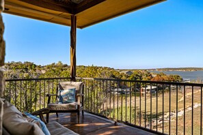 Property grounds - Lakefront 3BR Retreat • Dock, Kayaks & Fire Pit (Granbury)