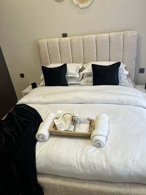 Ferros/tábuas de passar roupa, Wi-Fi, roupa de cama