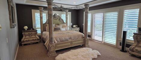 4 bedrooms, desk, iron/ironing board, free WiFi