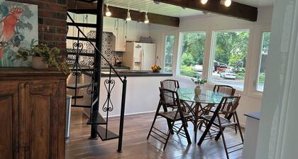 3Bedroom and Loft Countryside Dr Home Minutes from Pitt State and Local Eateries