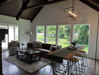 3Bedroom and Loft Countryside Dr Home Minutes from Pitt State and Local Eateries