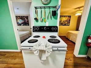 2 bedrooms, iron/ironing board, free WiFi, bed sheets