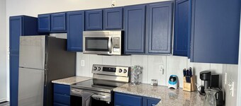 Lovely apartment in vibrant Cincinnati - Mins away from all major event places