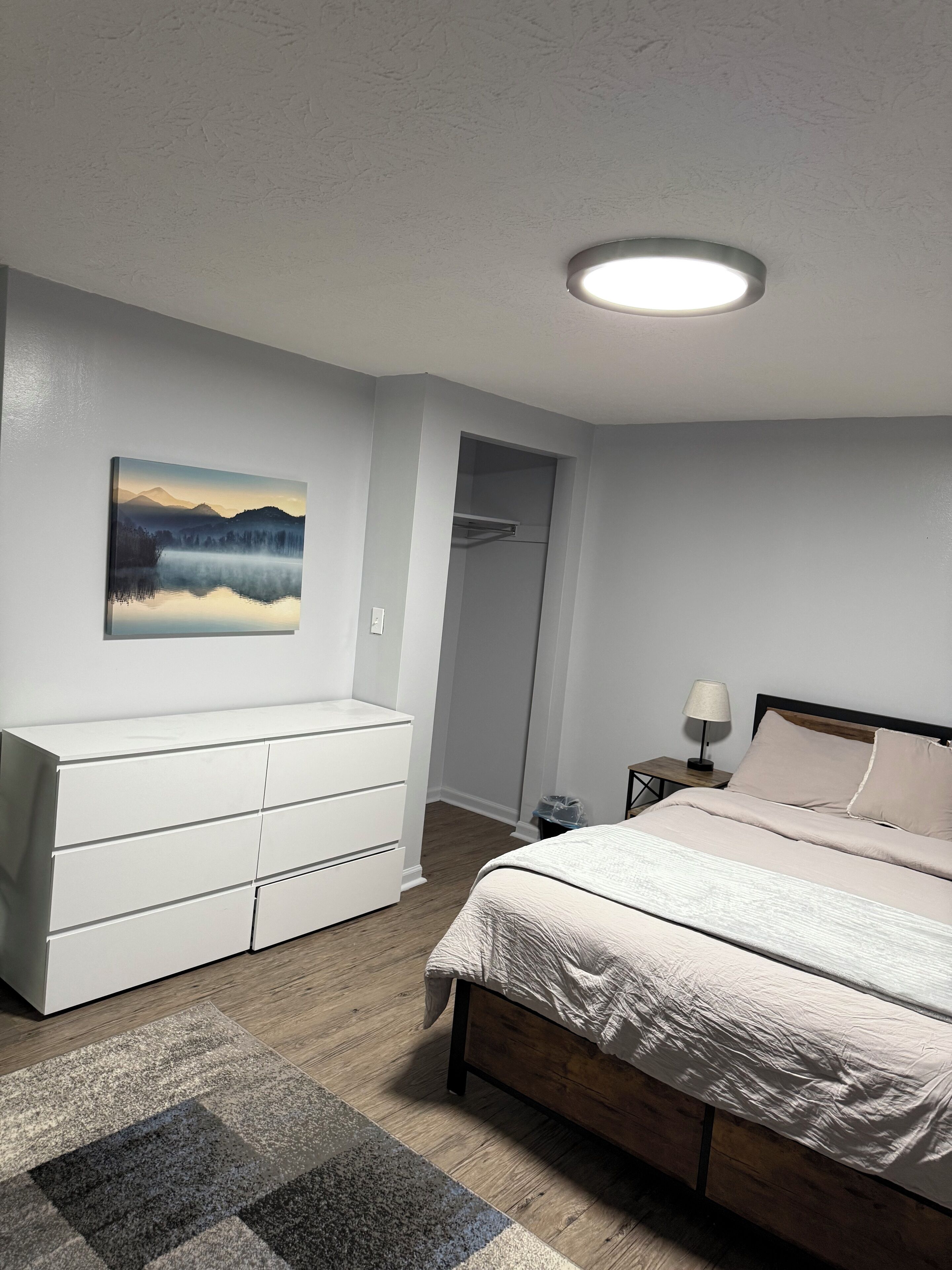 1 habitación, escritorio, tabla de planchar con plancha y wifi gratis 