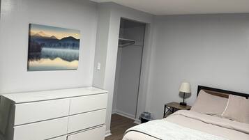 1 habitación, escritorio, tabla de planchar con plancha y wifi gratis