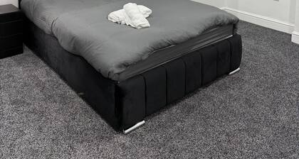 Lutom 2 Bed Flat - 1 With Sofa bed Sleeps 4