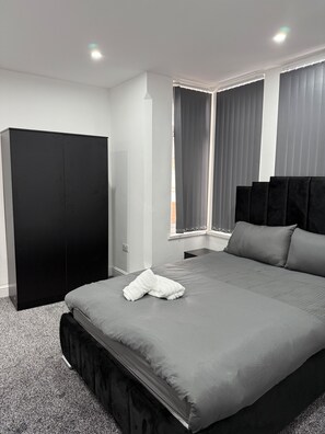 2 chambres, fer et planche à repasser, Wi-Fi gratuit, draps fournis