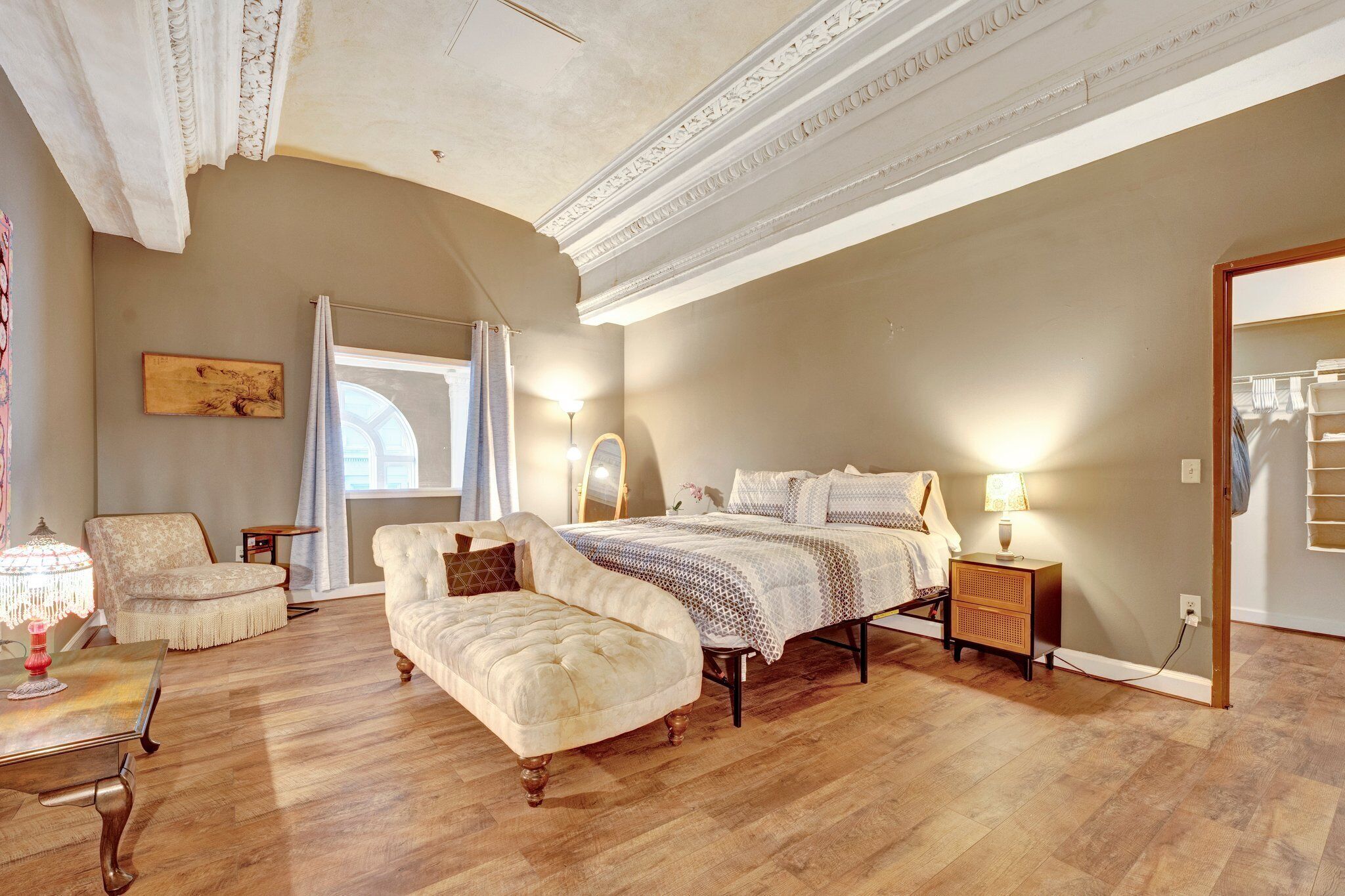 4 makuuhuonetta, silitysrauta/-lauta, Wi-Fi, vuodevaatteet