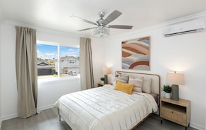 4 bedrooms, bed sheets