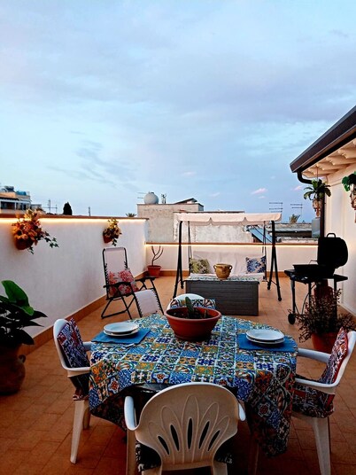 La Terrazza Solarium in the historic center 70mFrom the train station 700mFrom the sea