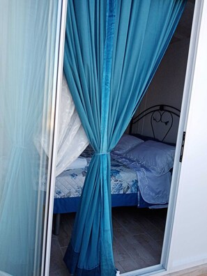 1 Schlafzimmer, Schreibtisch, Bügeleisen/Bügelbrett, Reisekinderbett