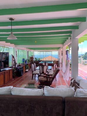 Interior - VILLA NINA. Enjoy the most beautiful sunsets. (Manizales)