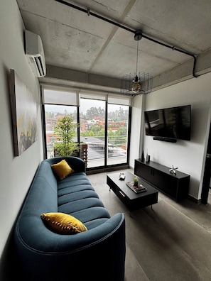 Căn hộ Deluxe, ban công, quang cảnh núi (2 Bedrooms) | Phòng khách