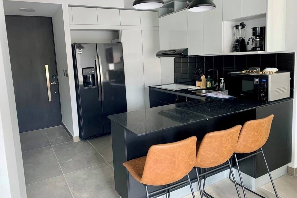 Deluxe Apartment, Balcony, Mountain View | Private kitchen