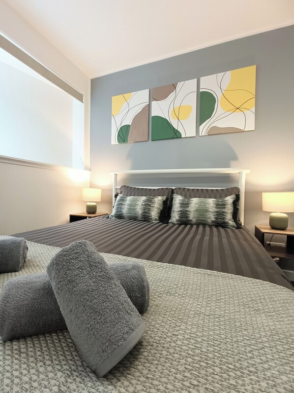 1 slaapkamer, een strijkplank/strijkijzer, gratis wifi, beddengoed