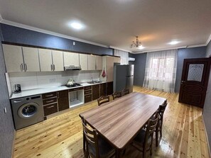 Unclassified image, 3 of 6, button