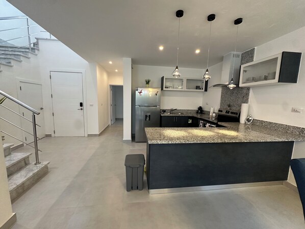 Oven, stovetop