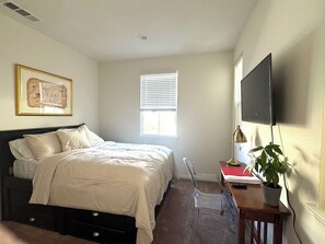 1 室のベッドルーム、WiFi (無料)、ベッドシーツ